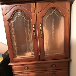 Jewelry box
